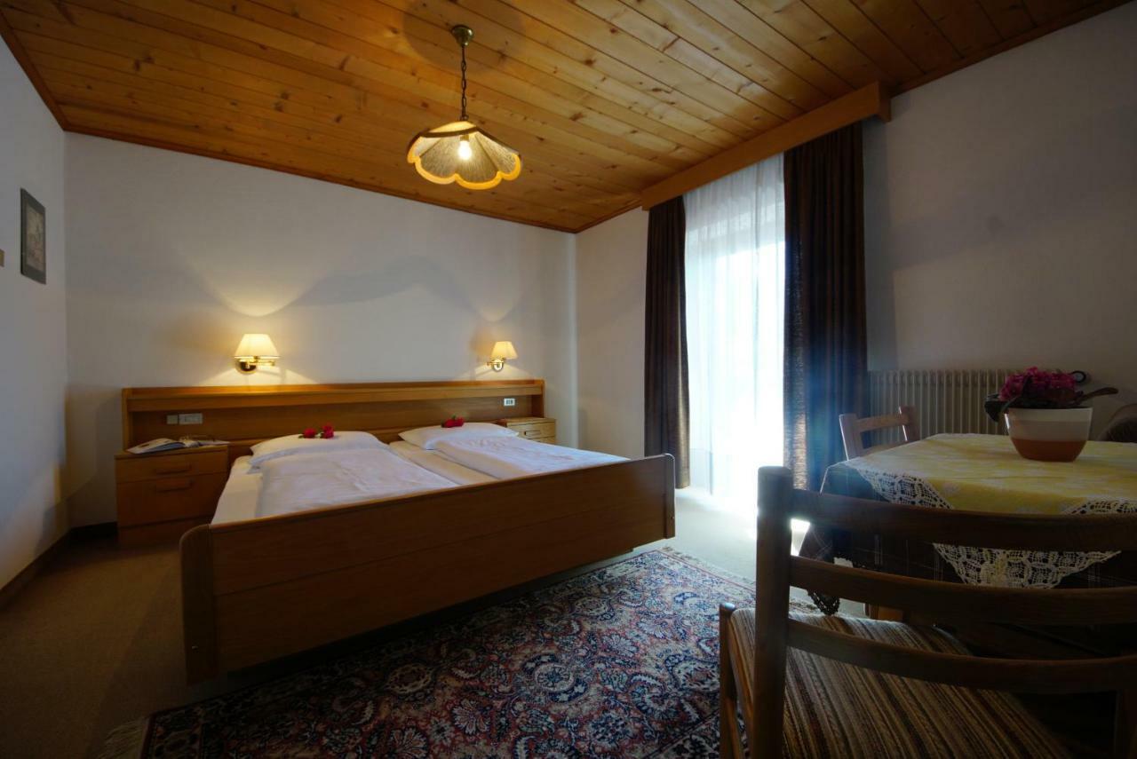 Garni Flurida Bed & Breakfast บาเดีย ภายนอก รูปภาพ