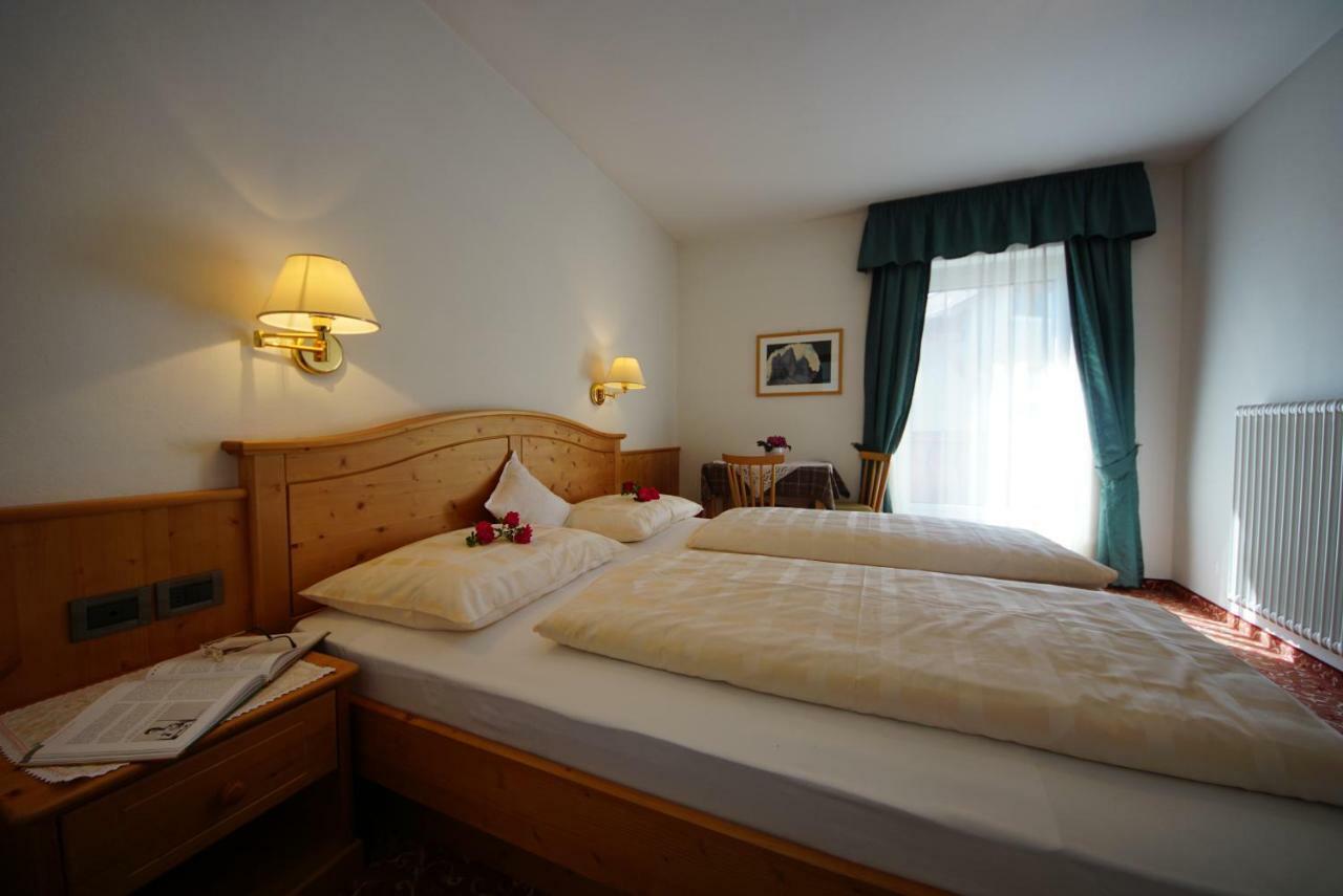 Garni Flurida Bed & Breakfast บาเดีย ภายนอก รูปภาพ