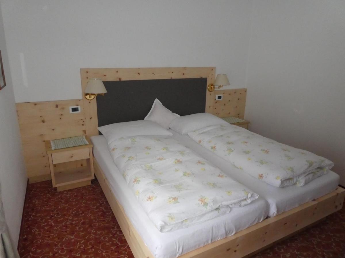 Garni Flurida Bed & Breakfast บาเดีย ภายนอก รูปภาพ
